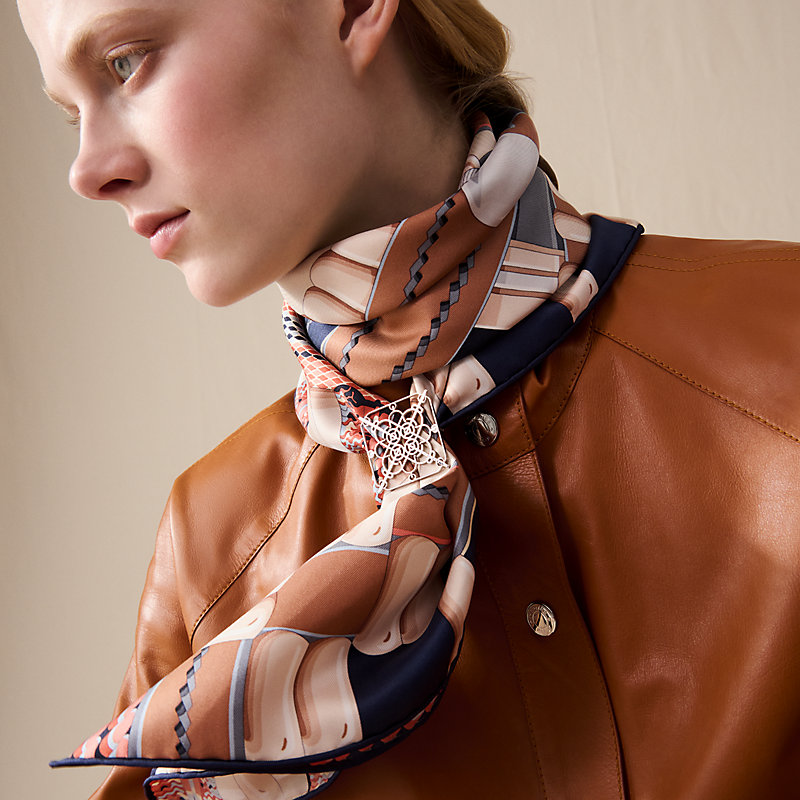 【気品あふれる☆】HERMES スカーフリング Eperon d’Or Cisele Eperon d'Or Cisele scarf ring | Hermès USA